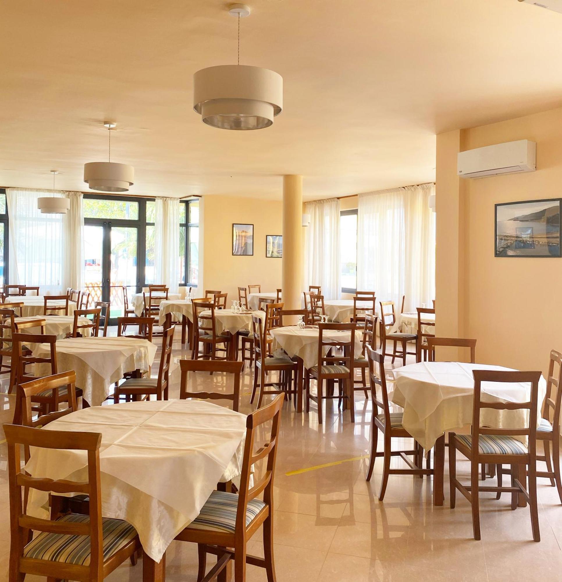 Hotel Europa Casal Velino Eksteriør billede